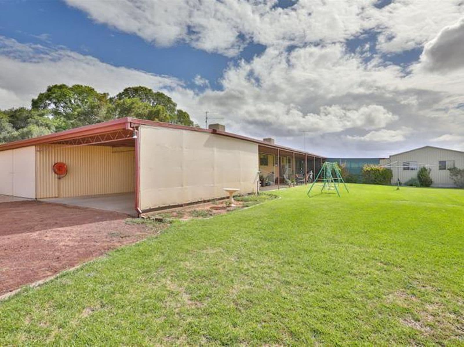 Robinvale Road, Liparoo - Thumbnail 2