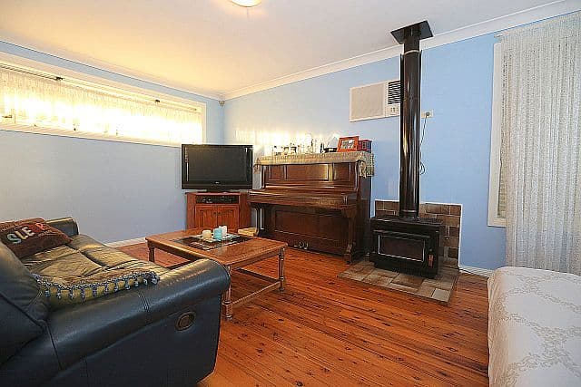 128 Rex Road, GEORGES HALL NSW 2198, Georges Hall - Thumbnail 4