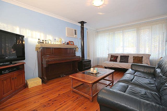 128 Rex Road, GEORGES HALL NSW 2198, Georges Hall - Thumbnail 5