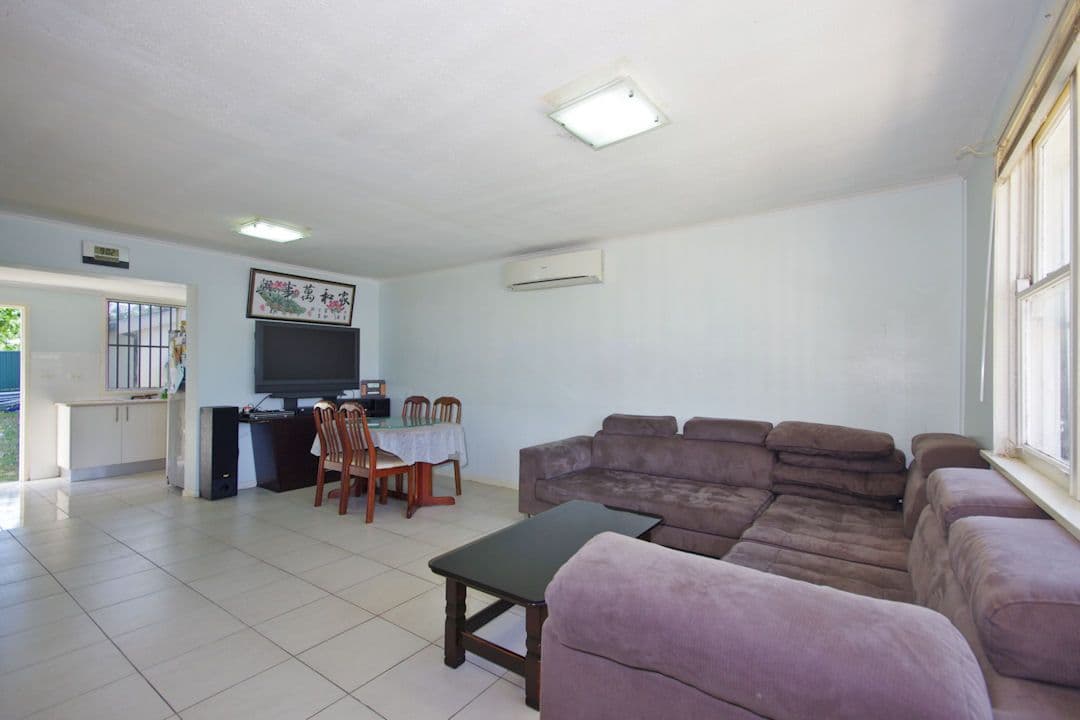 16 Coorabin Place, RIVERWOOD NSW 2210, Riverwood - Thumbnail 3