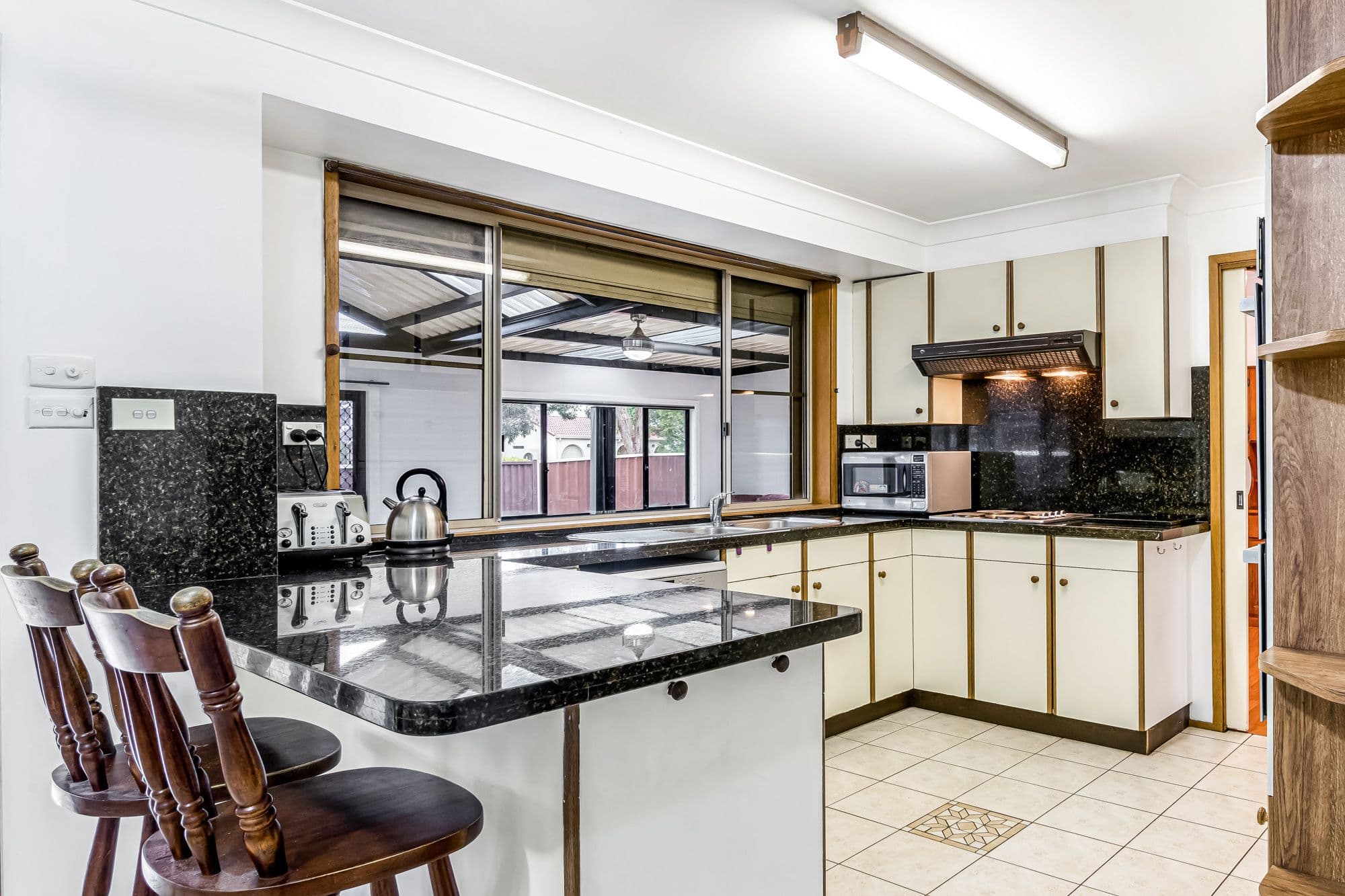 7 Phar Lap Close, Casula NSW 2170, Casula - Thumbnail 4