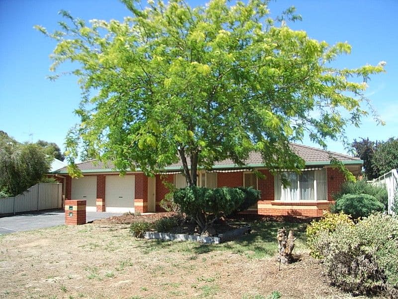 15 Oscar Place, ECHUCA VIC 3564, Echuca - Thumbnail 2