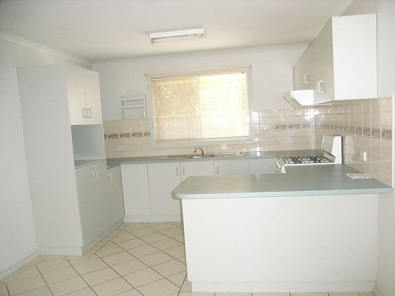 15 Oscar Place, ECHUCA VIC 3564, Echuca - Thumbnail 3