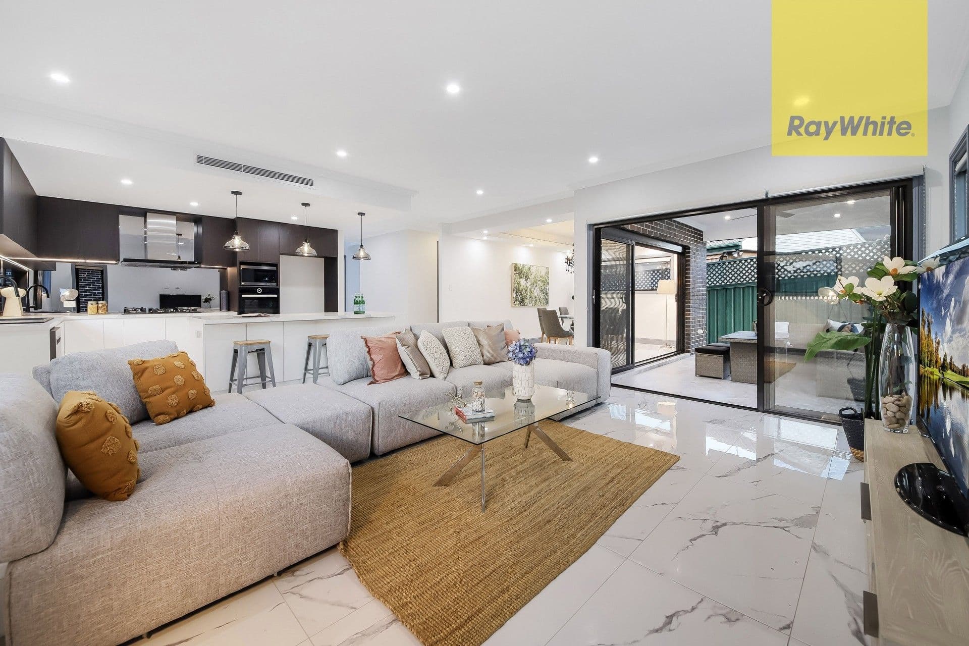 10 Gibbon Road, Winston Hills NSW 2153, Winston Hills - Thumbnail 2