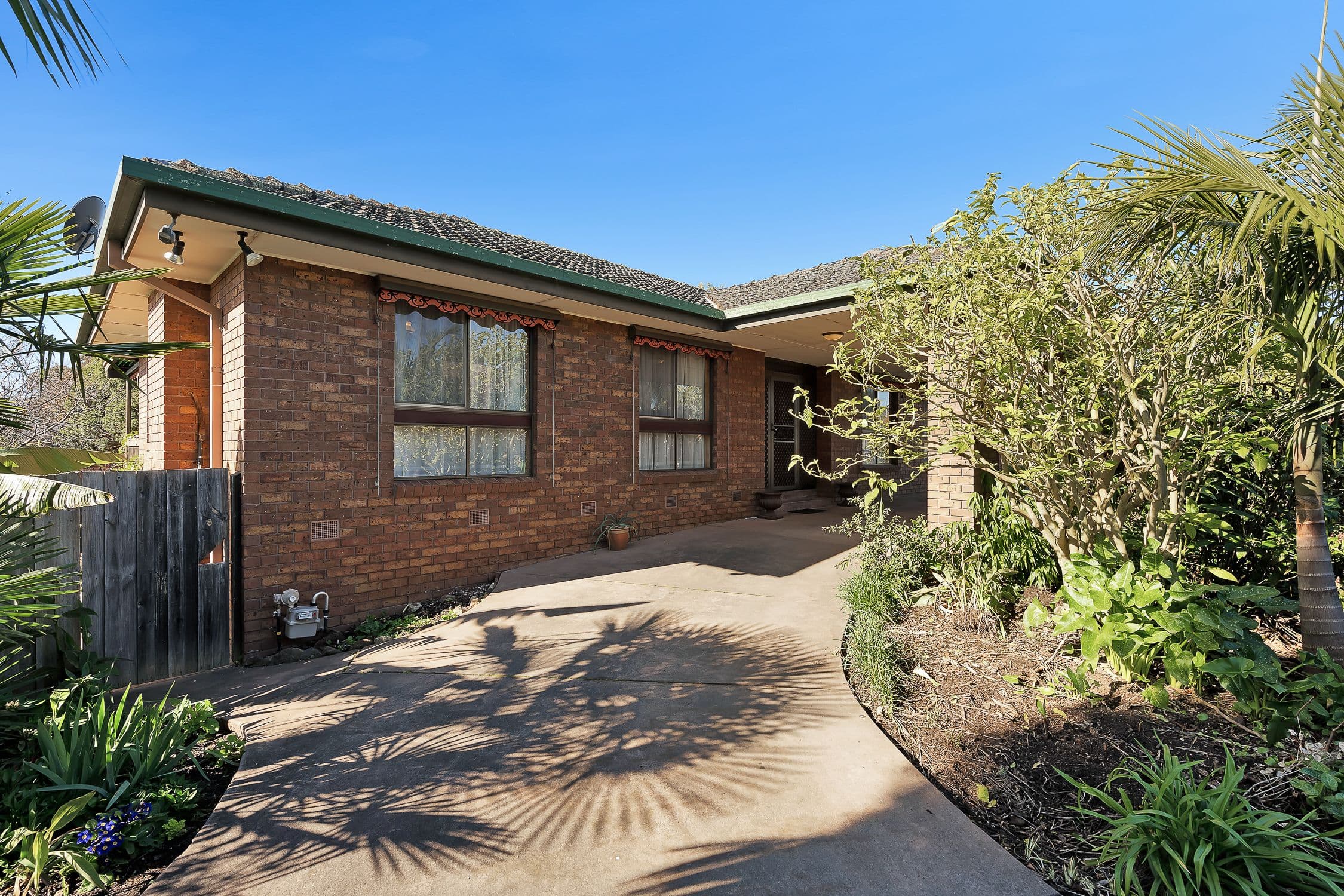 2 Greenglades Court, Wandin North VIC 3139, Wandin North - Thumbnail 2