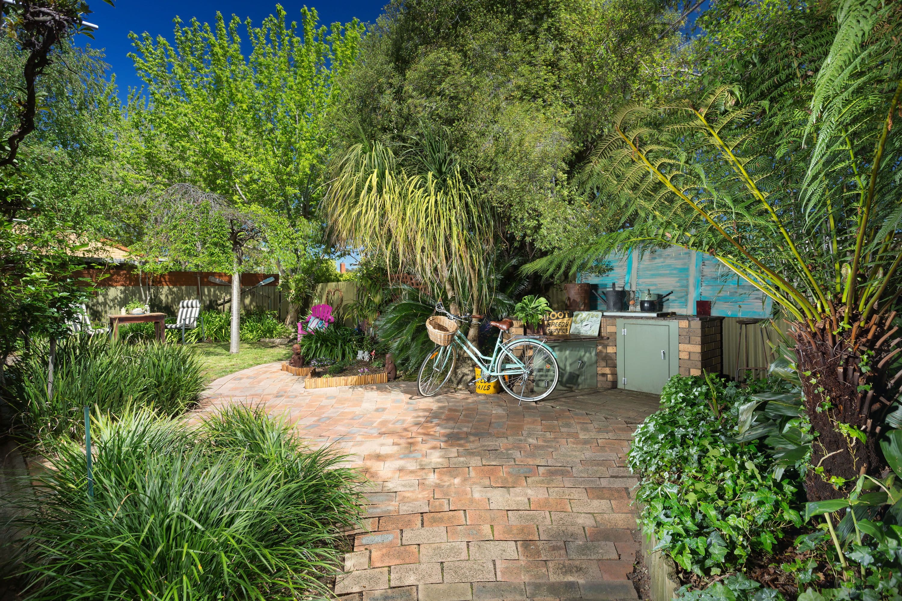 565 Woodbury Court, Lavington - Thumbnail 2