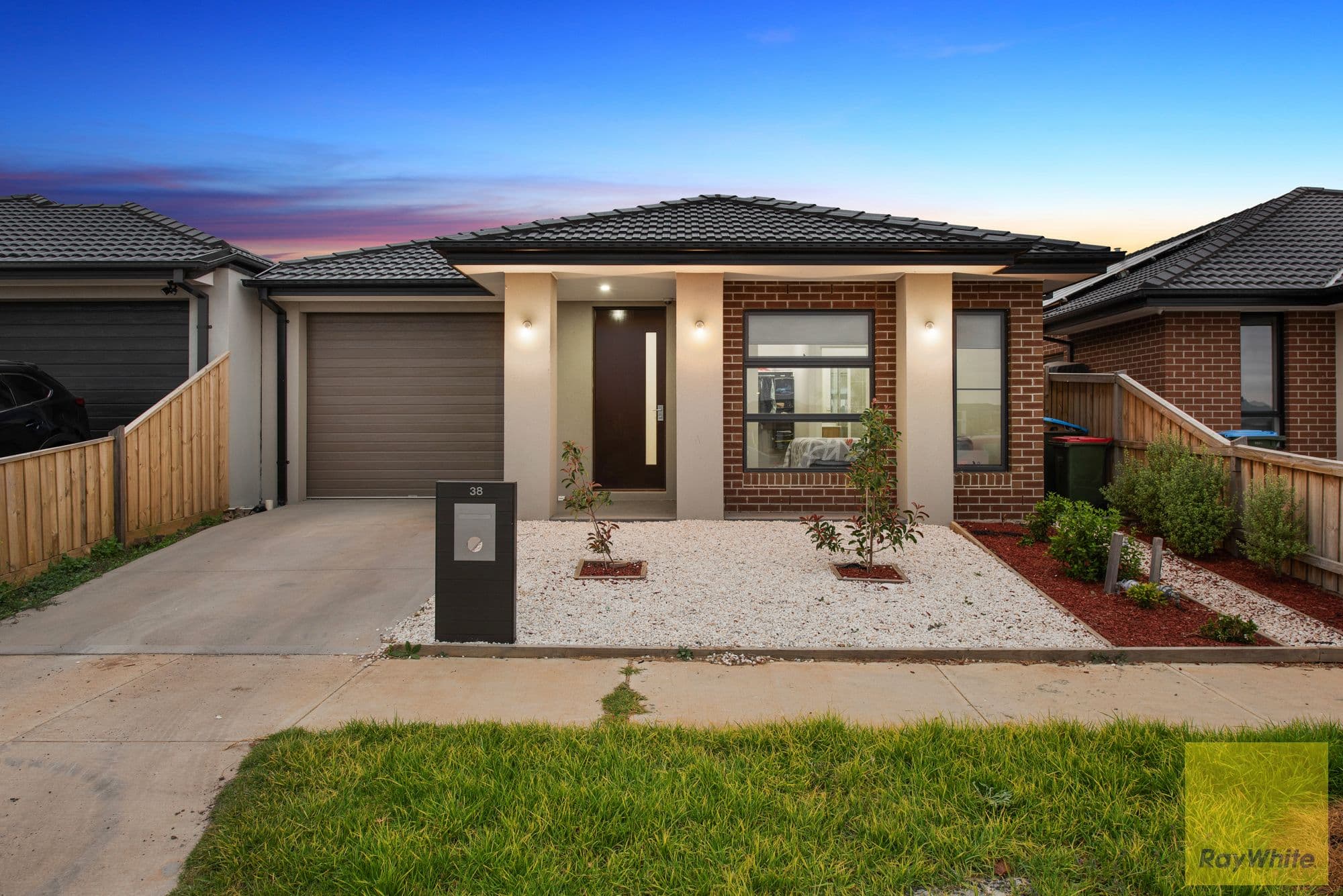 38 Montgomery Drive, Truganina VIC 3029, Truganina - Thumbnail 2