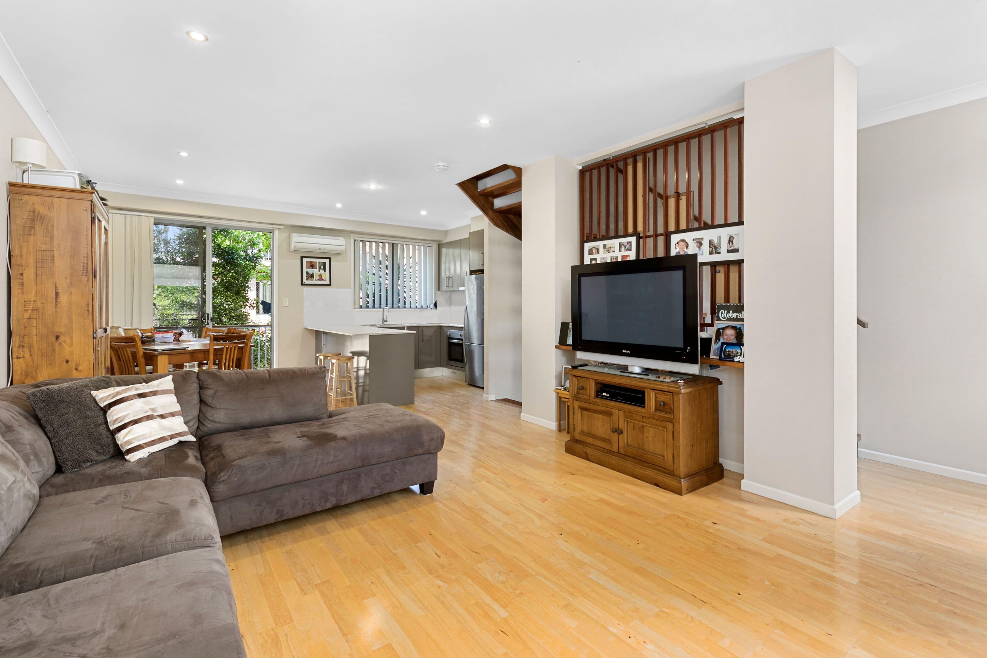 64 Dickson Street, Morningside QLD 4170, Morningside - Thumbnail 2