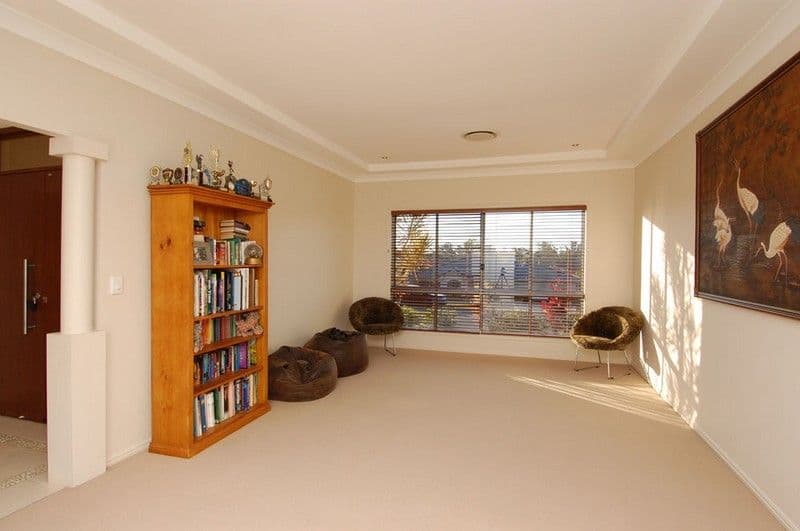 61 Arun Drive, ARUNDEL QLD 4214, Arundel - Thumbnail 4