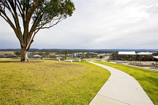 15 Loch Avenue, GLENMORE PARK NSW 2745, Glenmore Park - Thumbnail 4