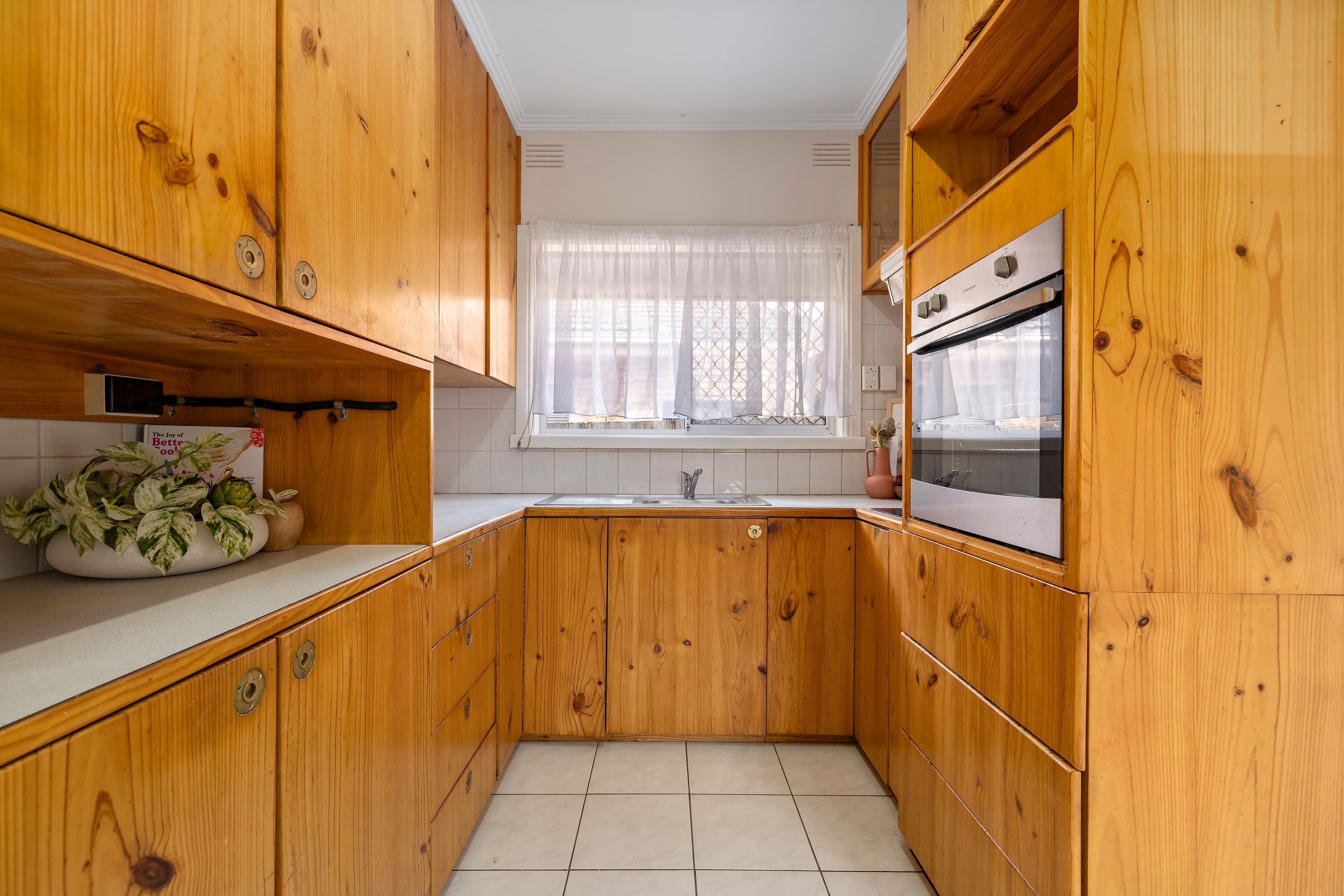 8 Cannes Avenue, Bonbeach VIC 3196, Bonbeach - Thumbnail 5