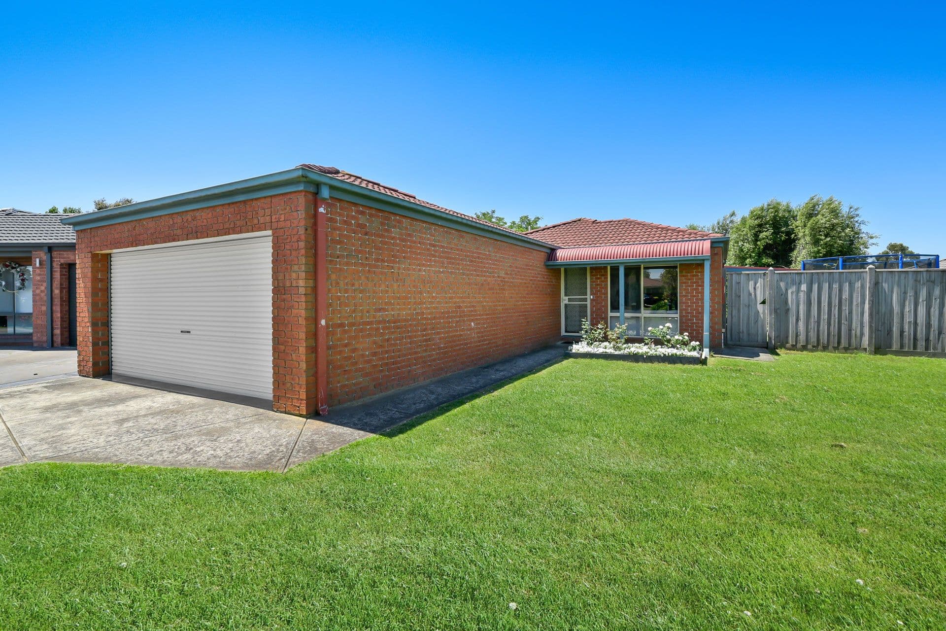 20 Balmaceda Court, Berwick VIC 3806, Berwick - Thumbnail 2
