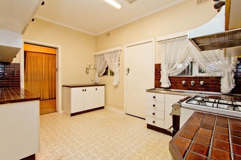 29 Hughes Avenue, Henley Beach SA 5022, Henley Beach - Thumbnail 7