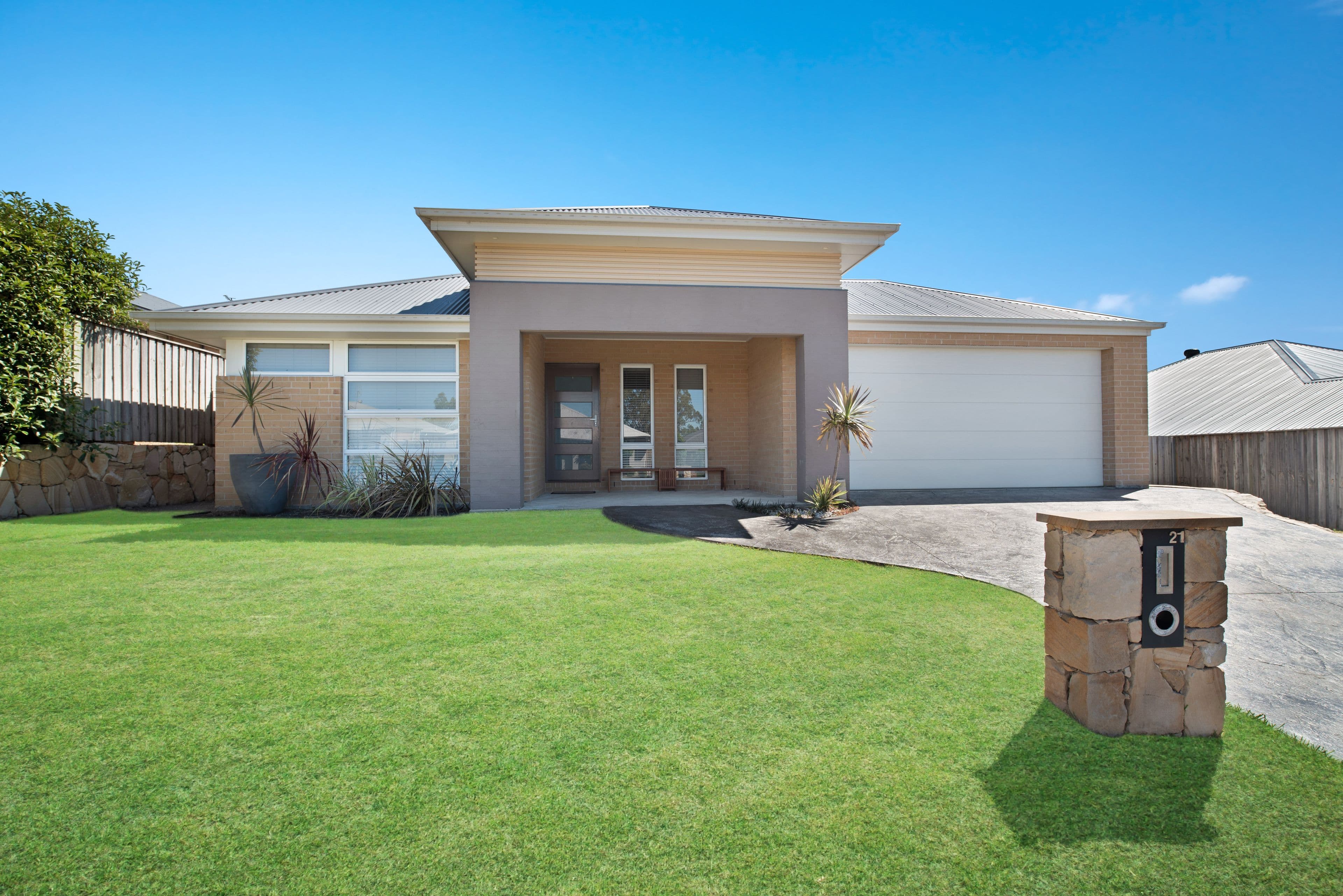 21 Redgum Circuit, Aberglasslyn - Image 1