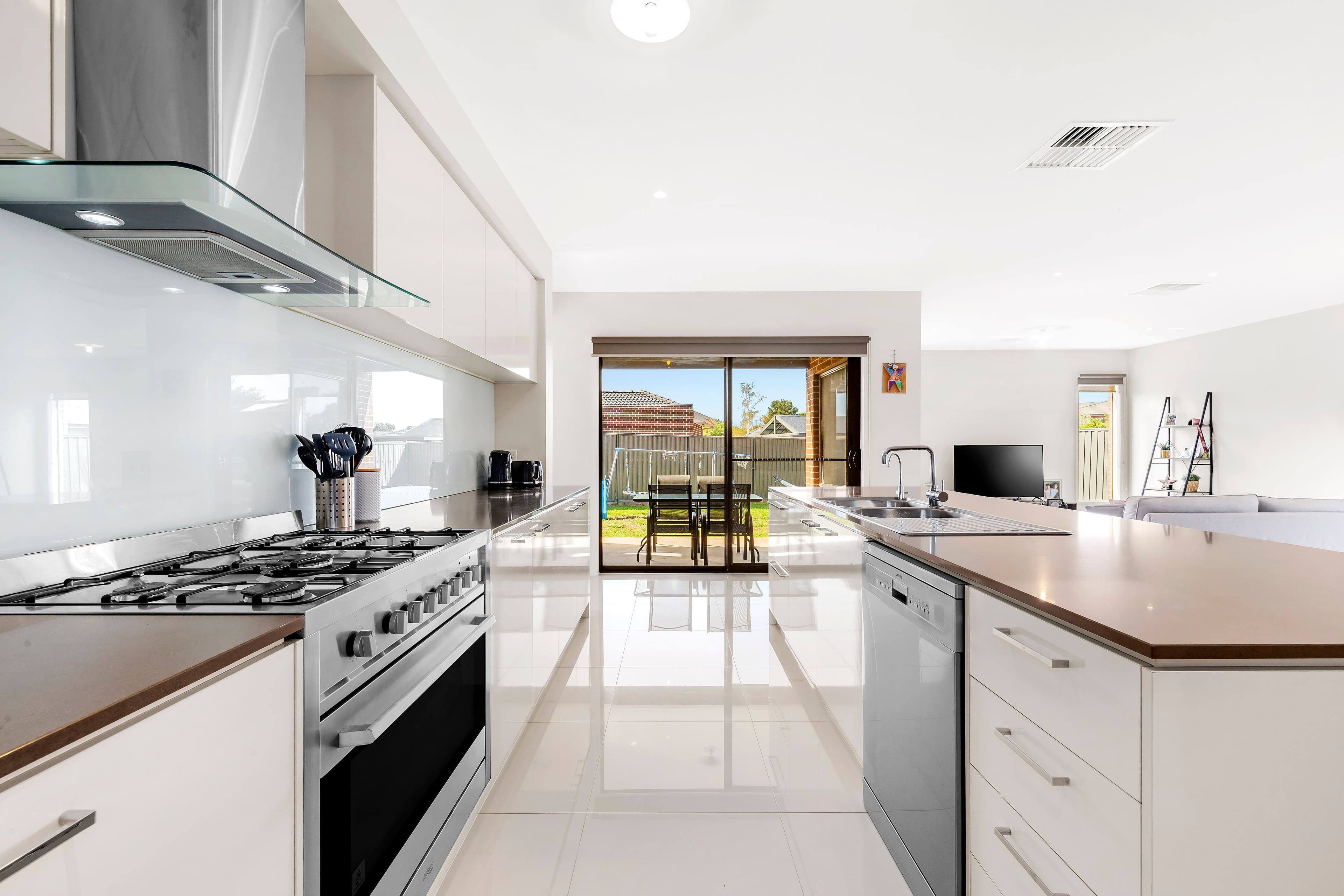 24 Maybury Drive, Mill Park VIC 3082, Mill Park - Thumbnail 4