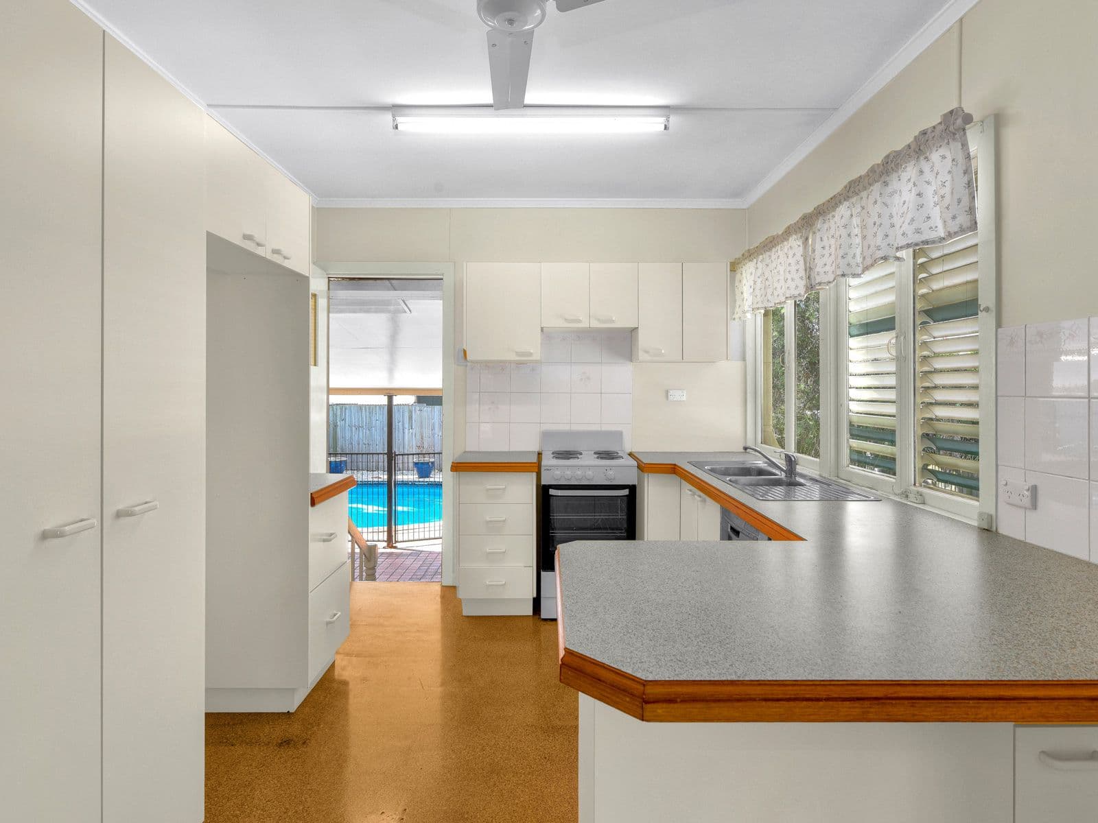154 Erica Street, Cannon Hill QLD 4170, Cannon Hill - Thumbnail 4