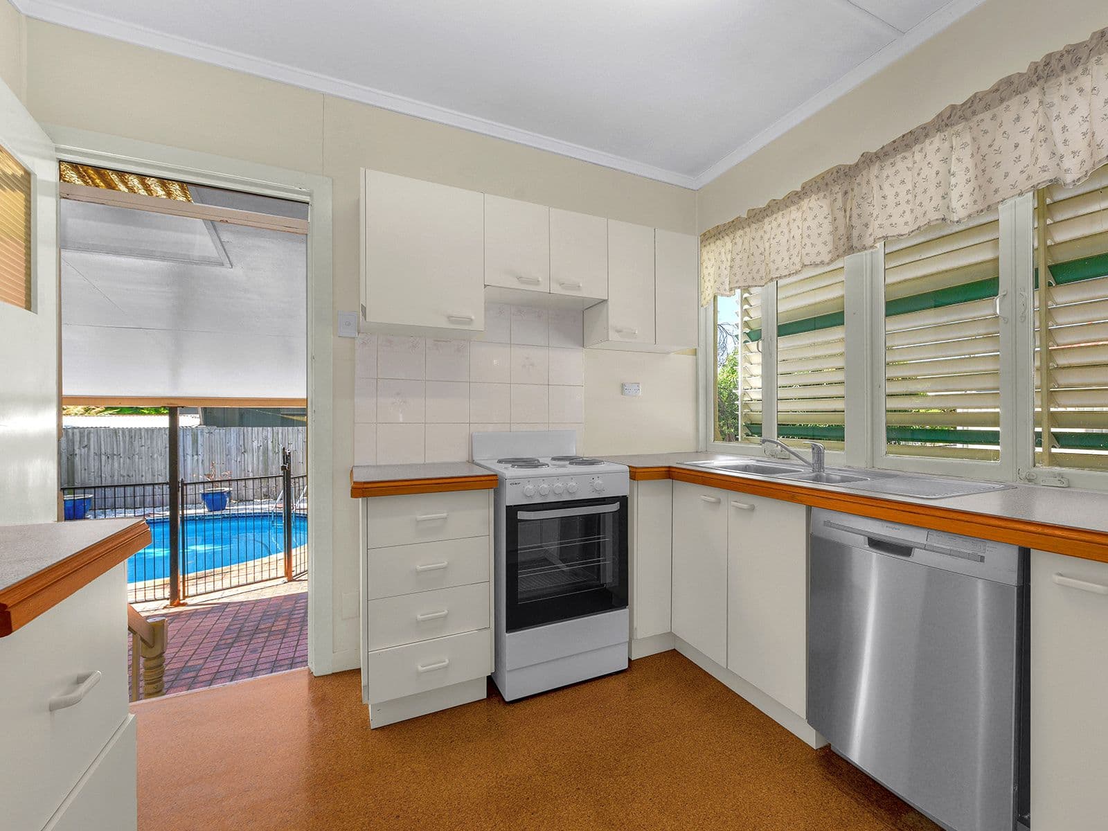 154 Erica Street, Cannon Hill QLD 4170, Cannon Hill - Thumbnail 5