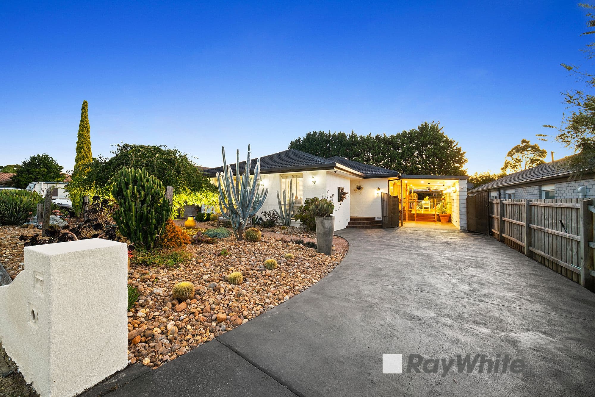 13 Jericho Court, Berwick VIC 3806, Berwick - Thumbnail 2