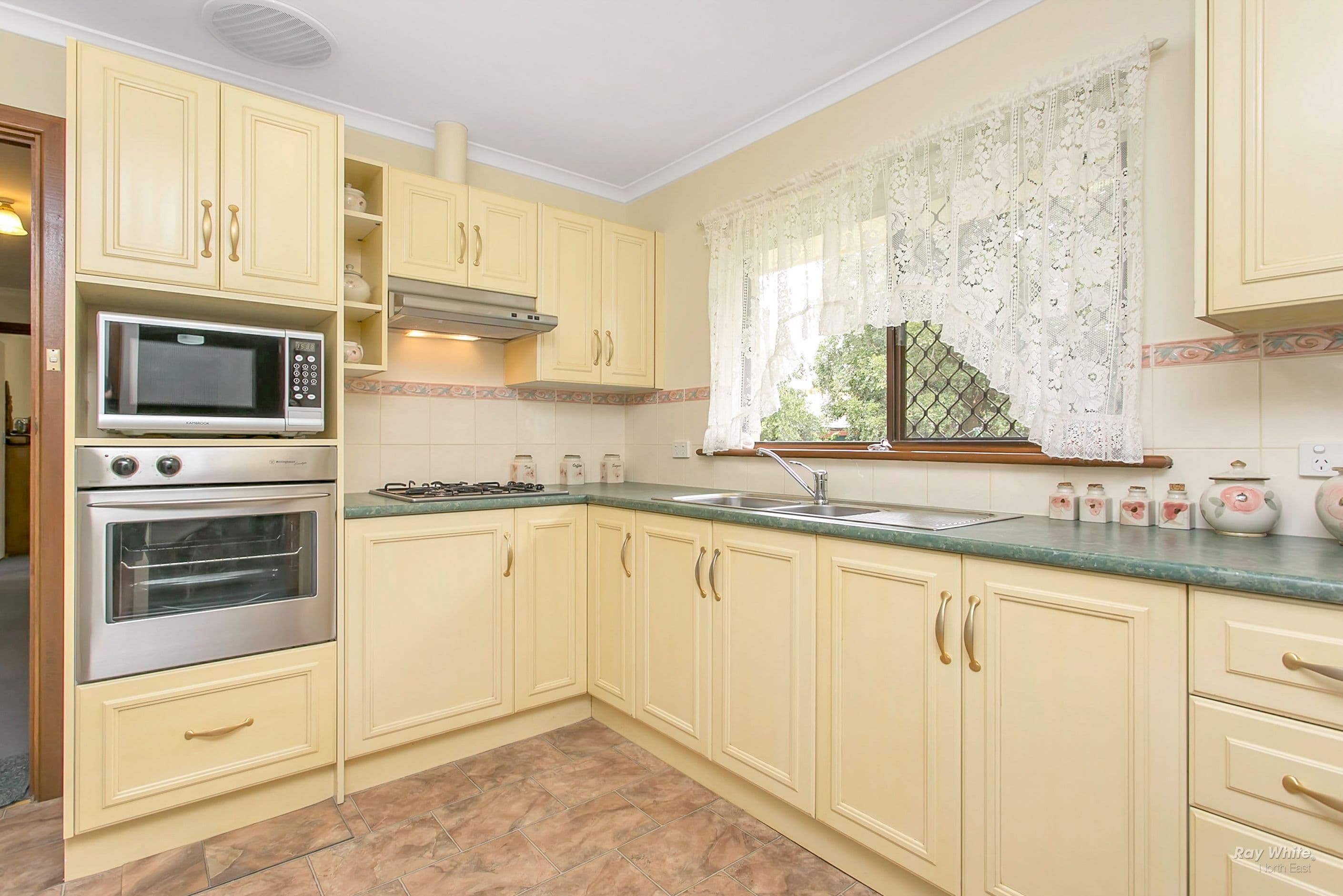 37 Minnamurra Drive, Redwood Park SA 5097, Redwood Park - Thumbnail 6