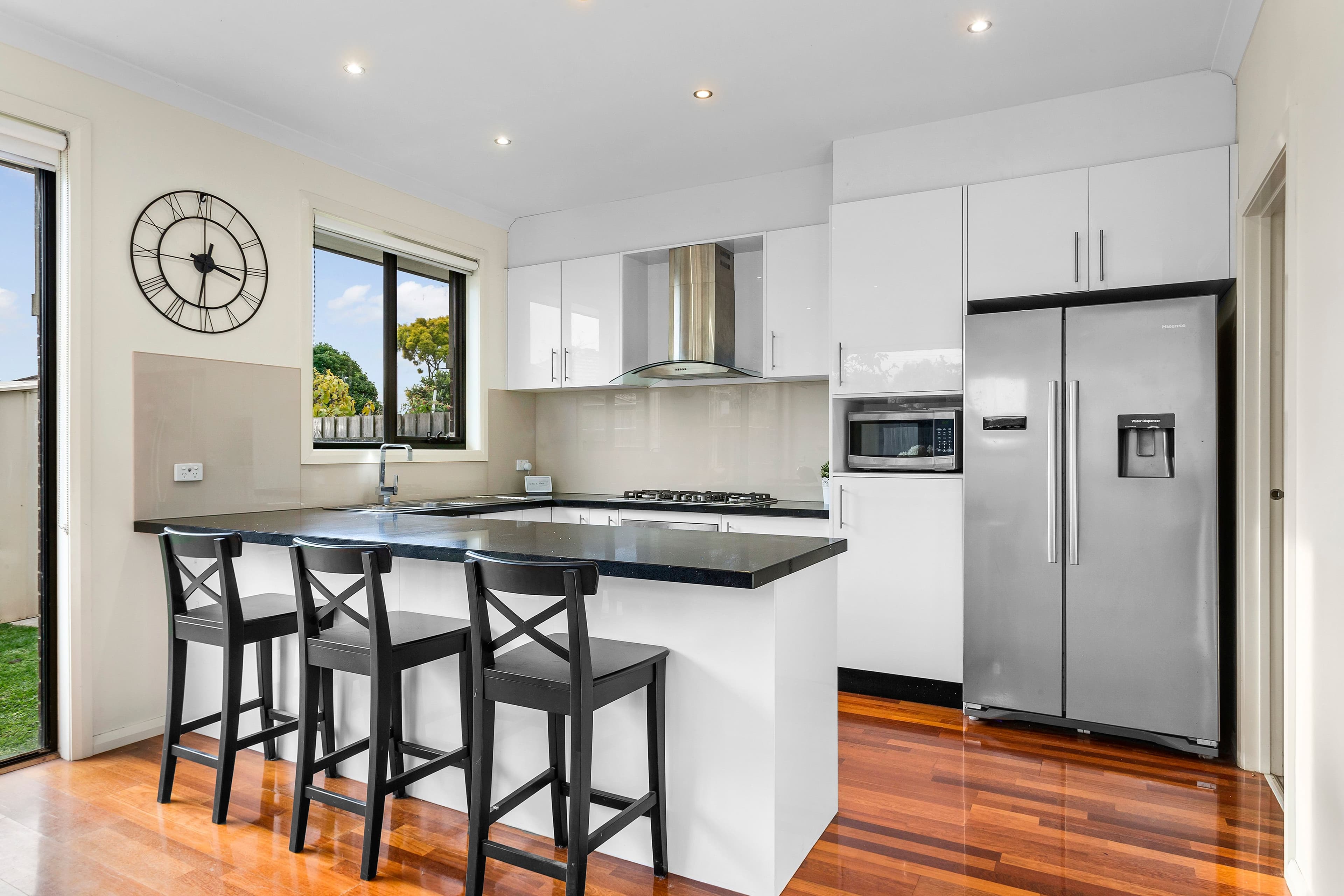 12 Bates Avenue, Thomastown VIC 3074, Thomastown - Thumbnail 2