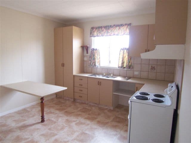 3  Gatfield Street, NEWTOWN QLD 4350, Newtown - Thumbnail 2