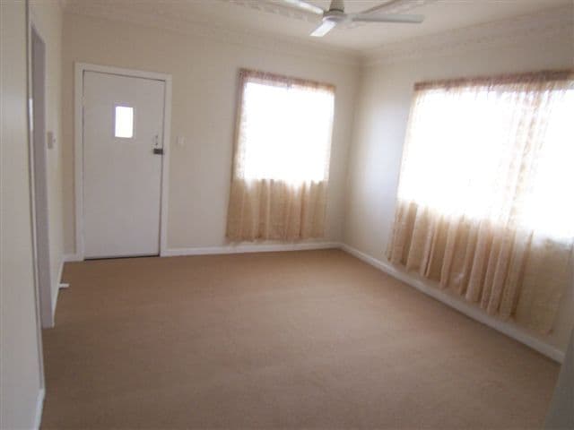 3  Gatfield Street, NEWTOWN QLD 4350, Newtown - Thumbnail 3