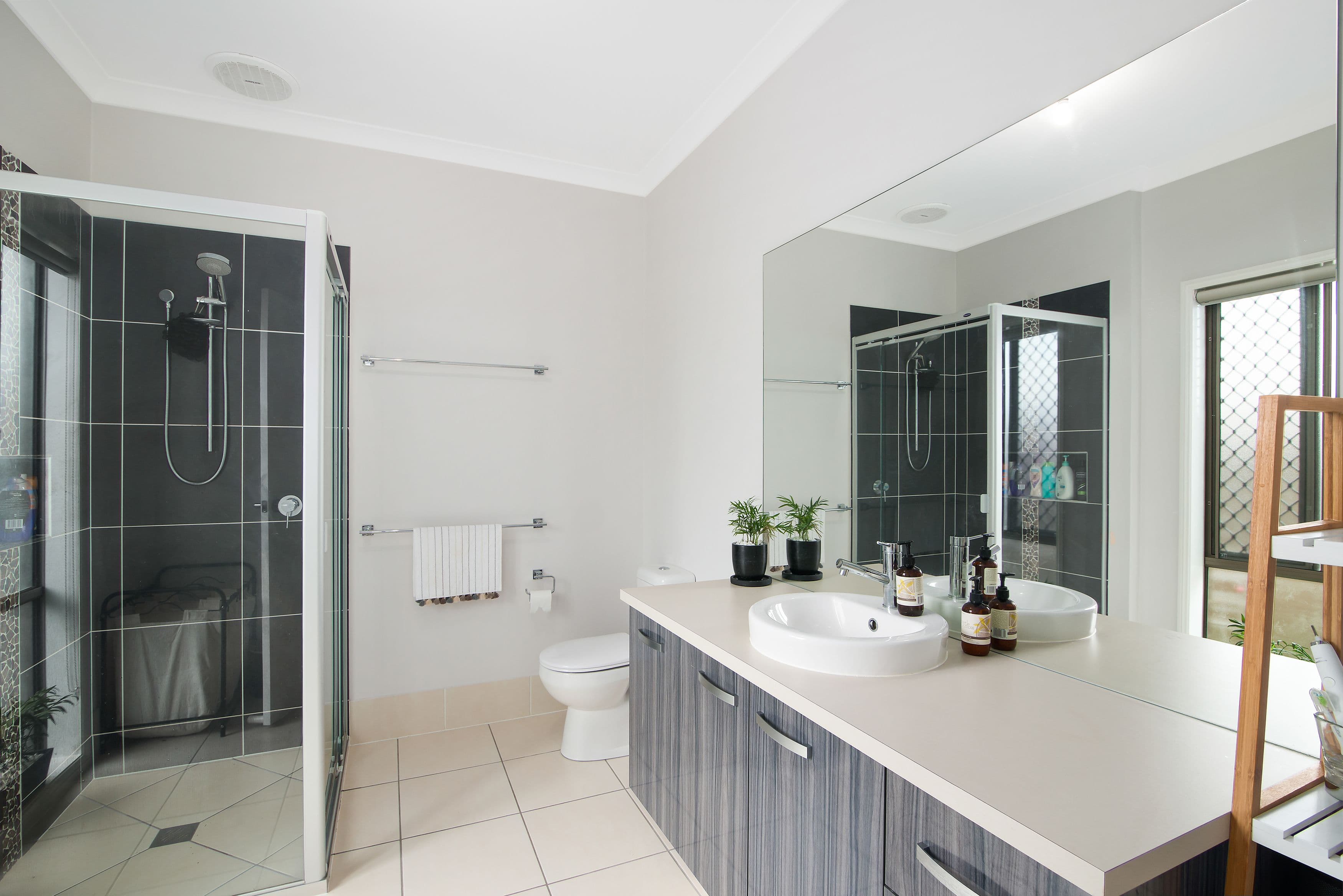 23 Sapphire Place, Elanora QLD 4221, Elanora - Thumbnail 8