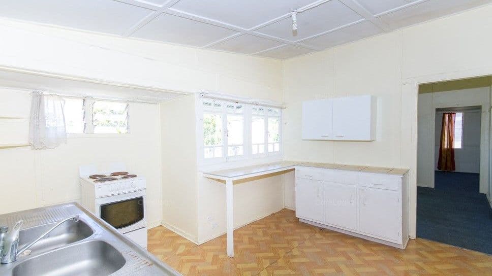 21 Echlin Street, Labrador QLD 4215, Labrador - Thumbnail 4