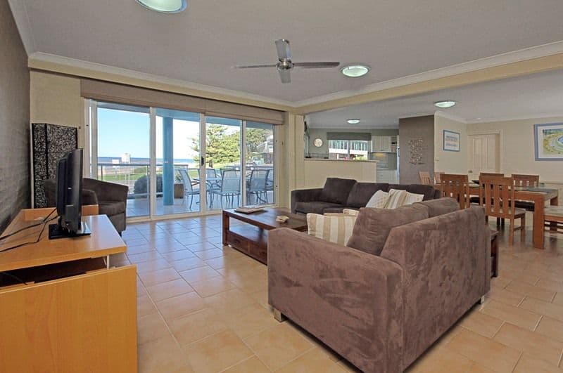 1 Golf Avenue, MOLLYMOOK BEACH NSW 2539, Mollymook - Thumbnail 6