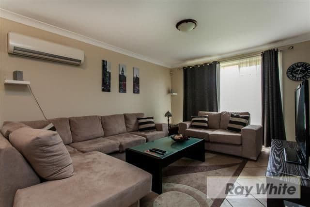 8 Brady Place, GLENMORE PARK NSW 2745, Glenmore Park - Thumbnail 2