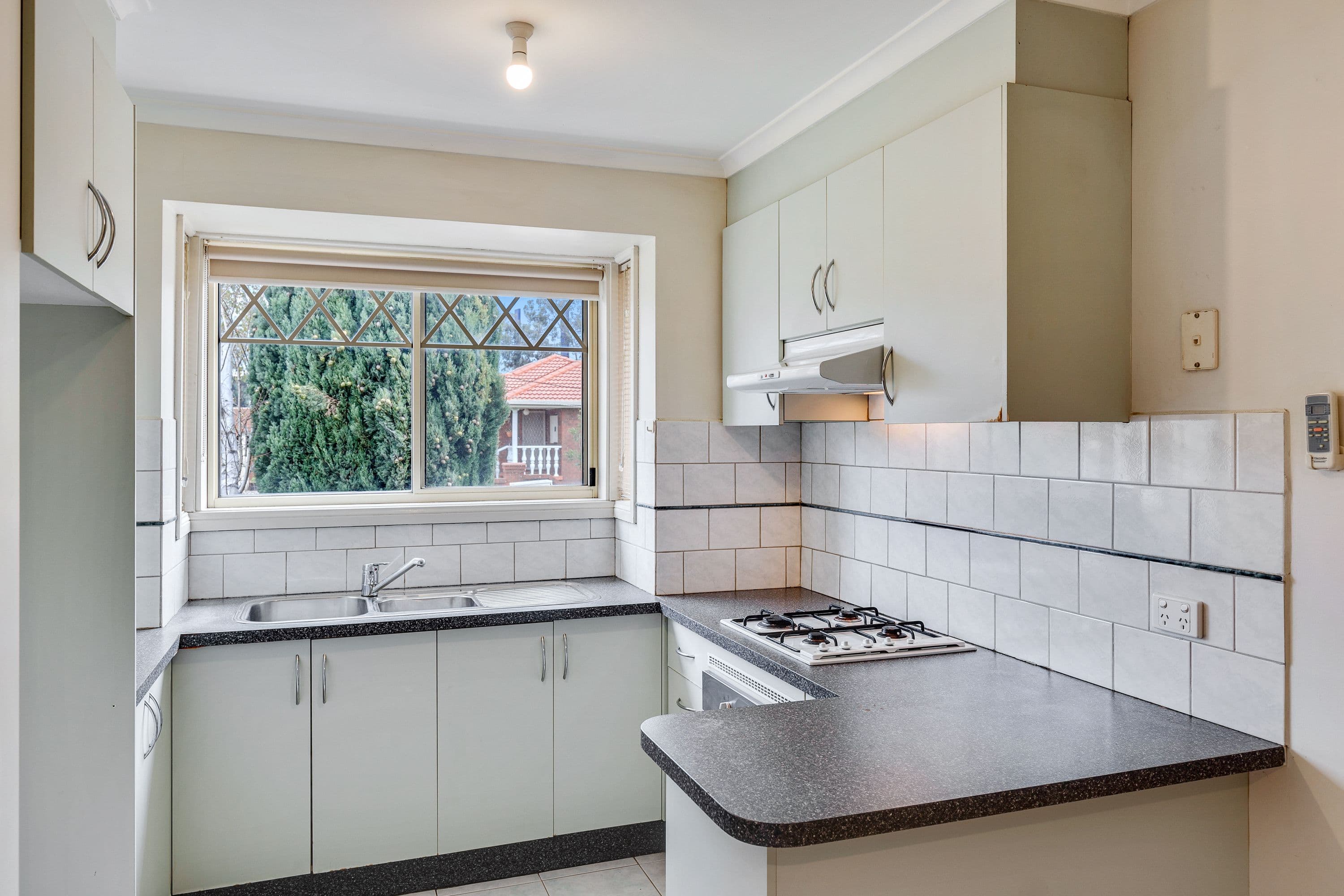 34 Pandora Avenue, Thomastown VIC 3074, Thomastown - Thumbnail 2