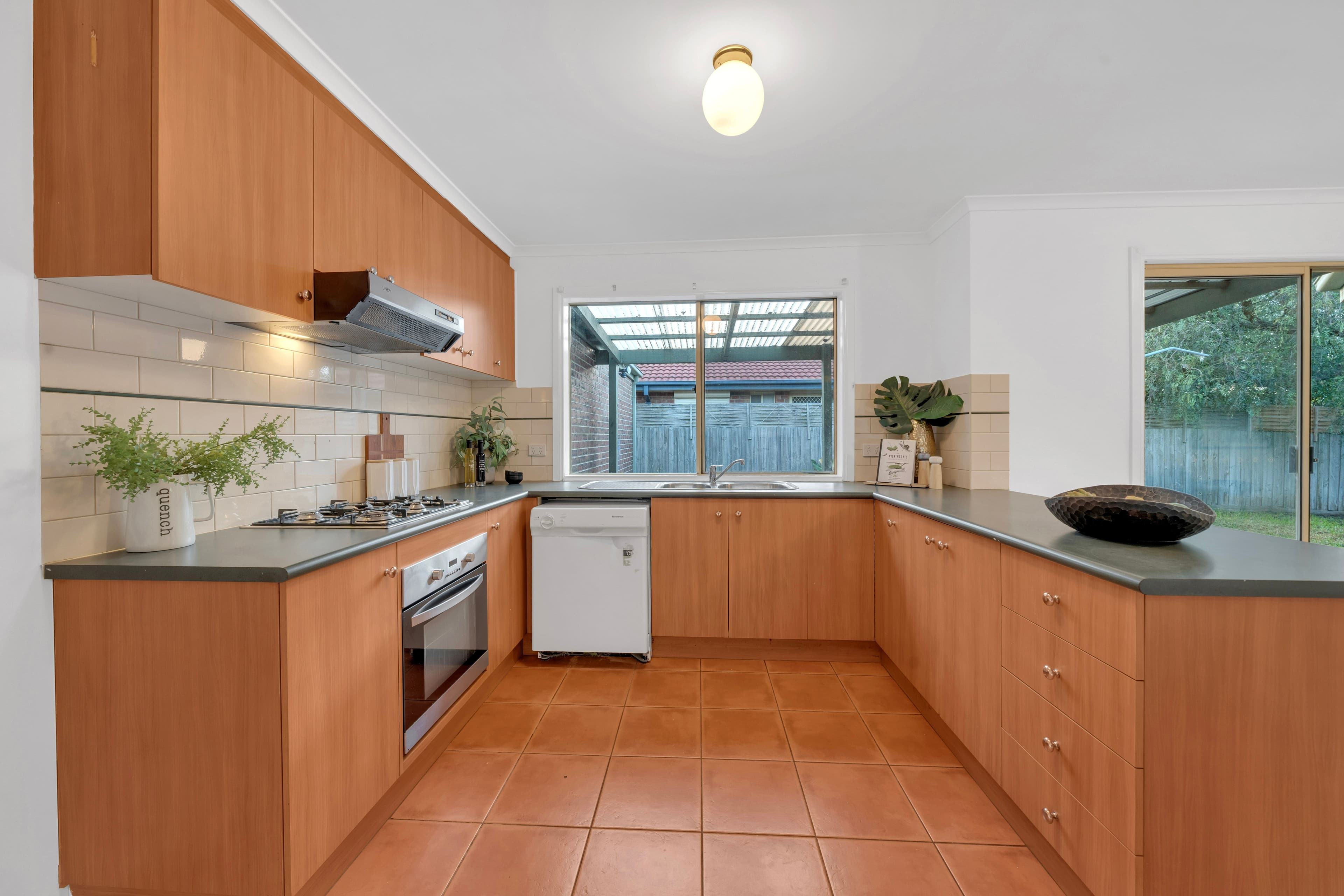 5 Brindalee Place, Cranbourne East VIC 3977, Cranbourne East - Thumbnail 8