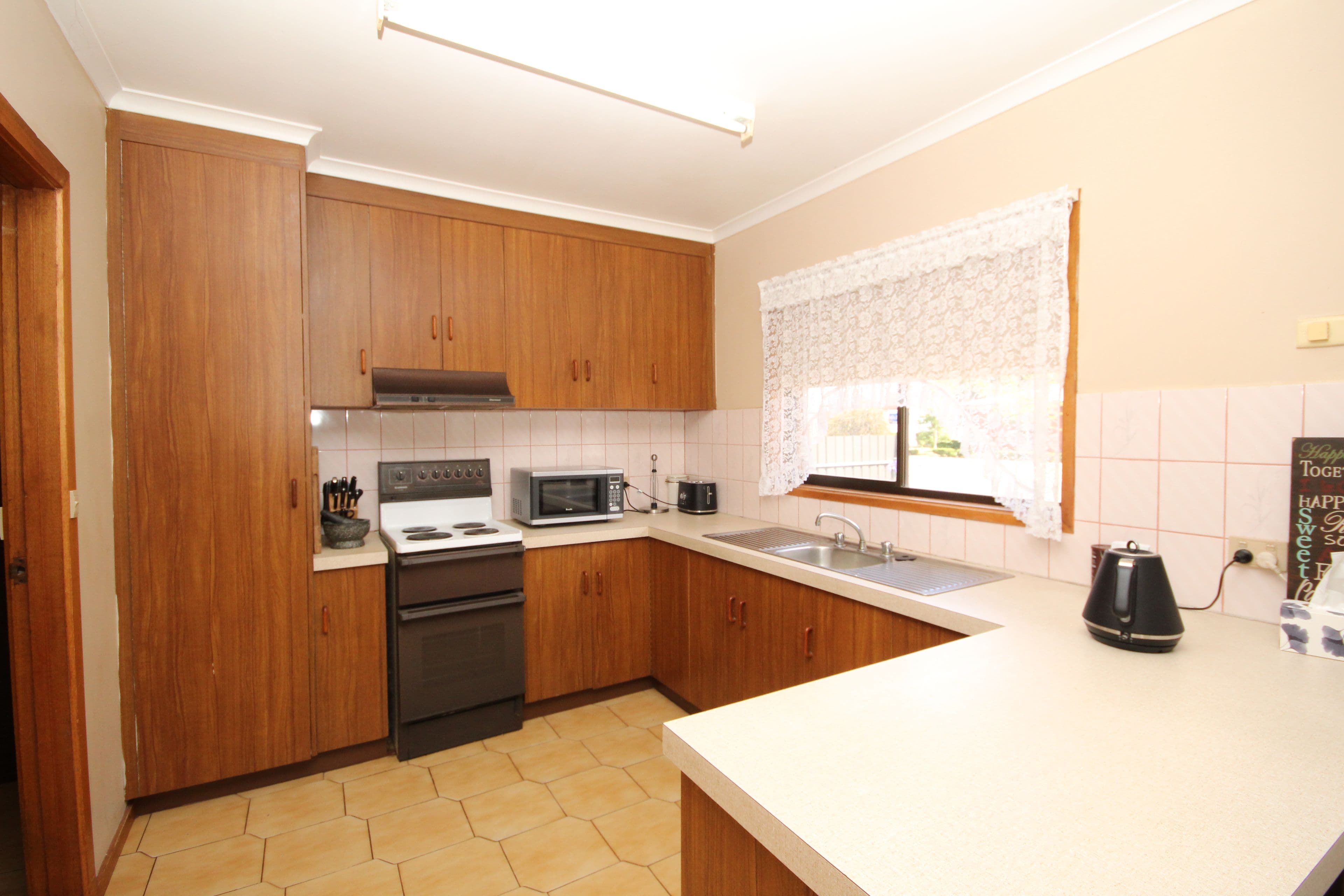 4 Young Street, Horsham VIC 3400, Horsham - Thumbnail 2