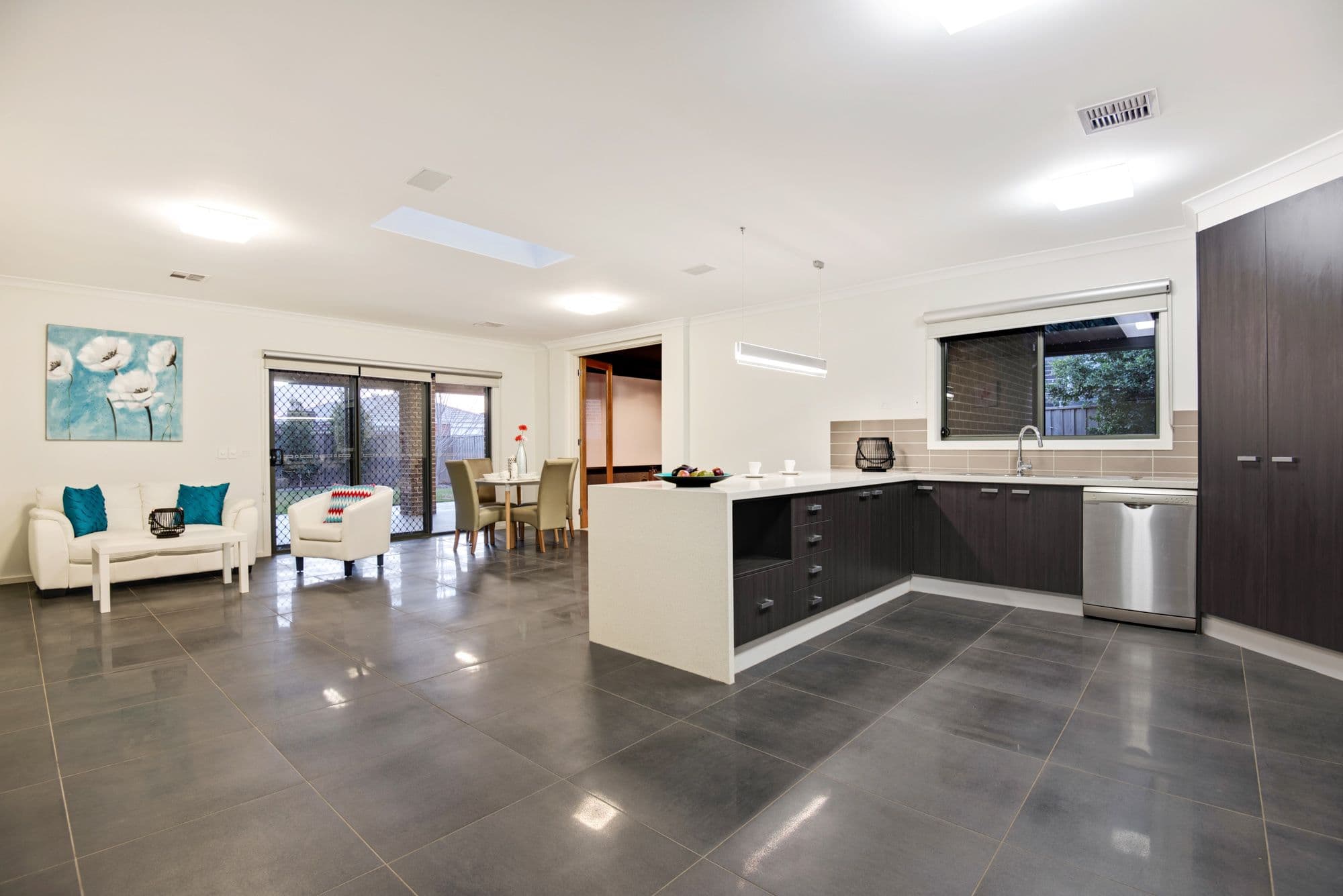 31 Amsterdam Avenue, Tarneit VIC 3029, Tarneit - Thumbnail 3