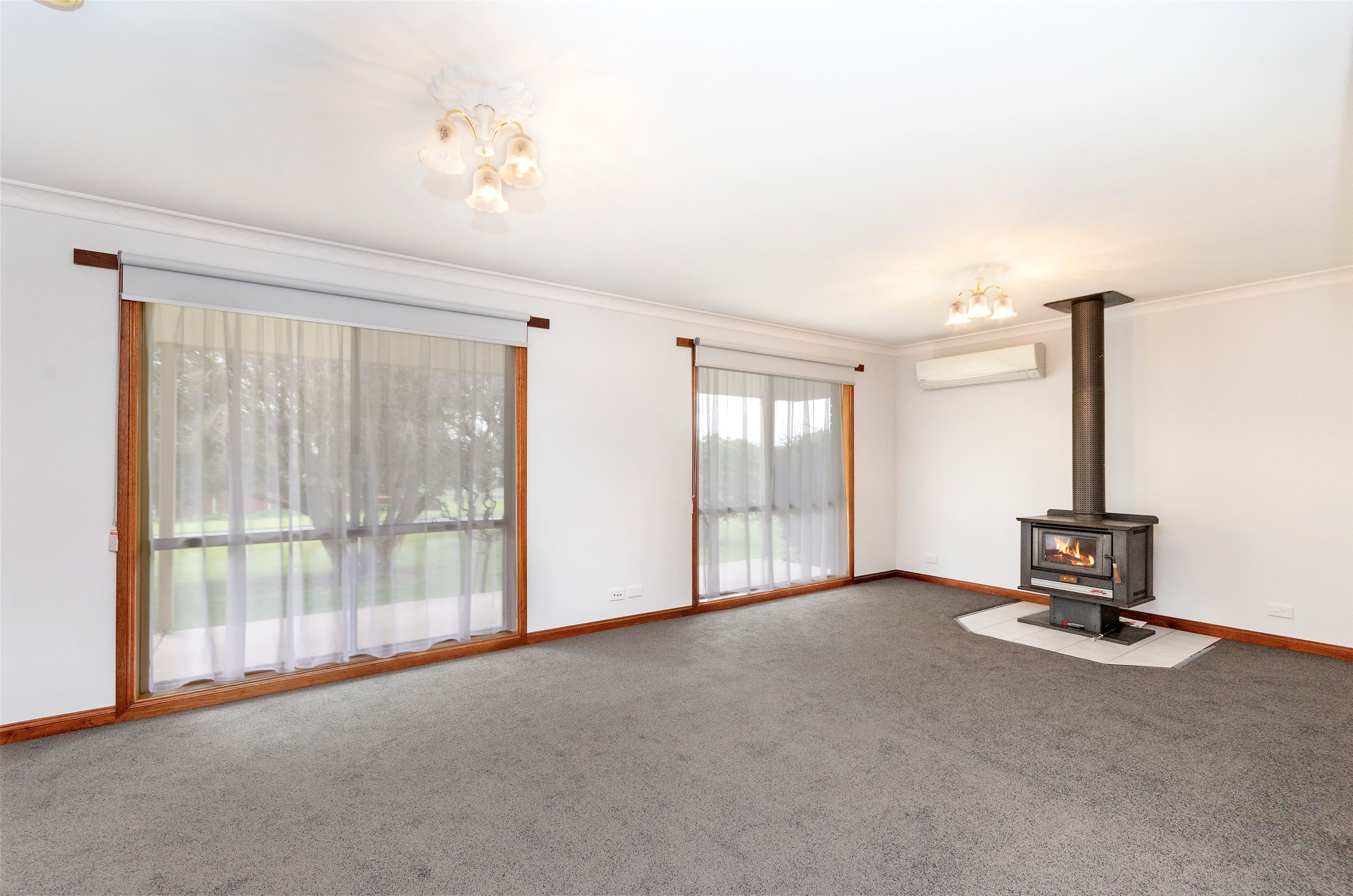 33 Clarke Street, Koroit VIC 3282, Koroit - Thumbnail 2