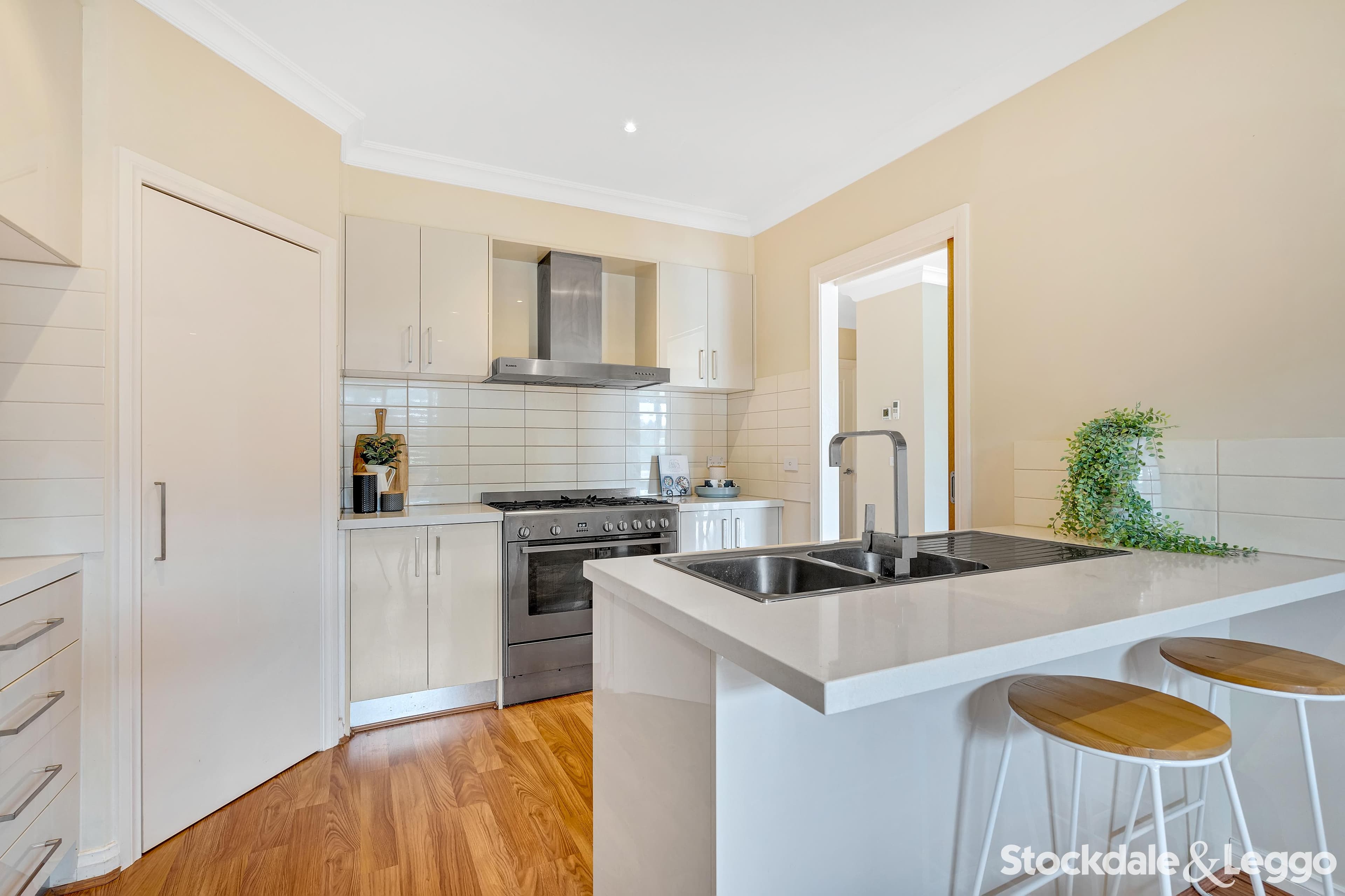52 Canterbury Avenue, Sunbury VIC, Sunbury - Thumbnail 5