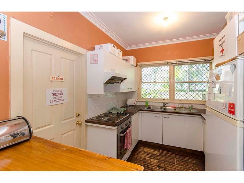 19 Genoa Street, SURFERS PARADISE QLD 4217, Surfers Paradise - Thumbnail 8