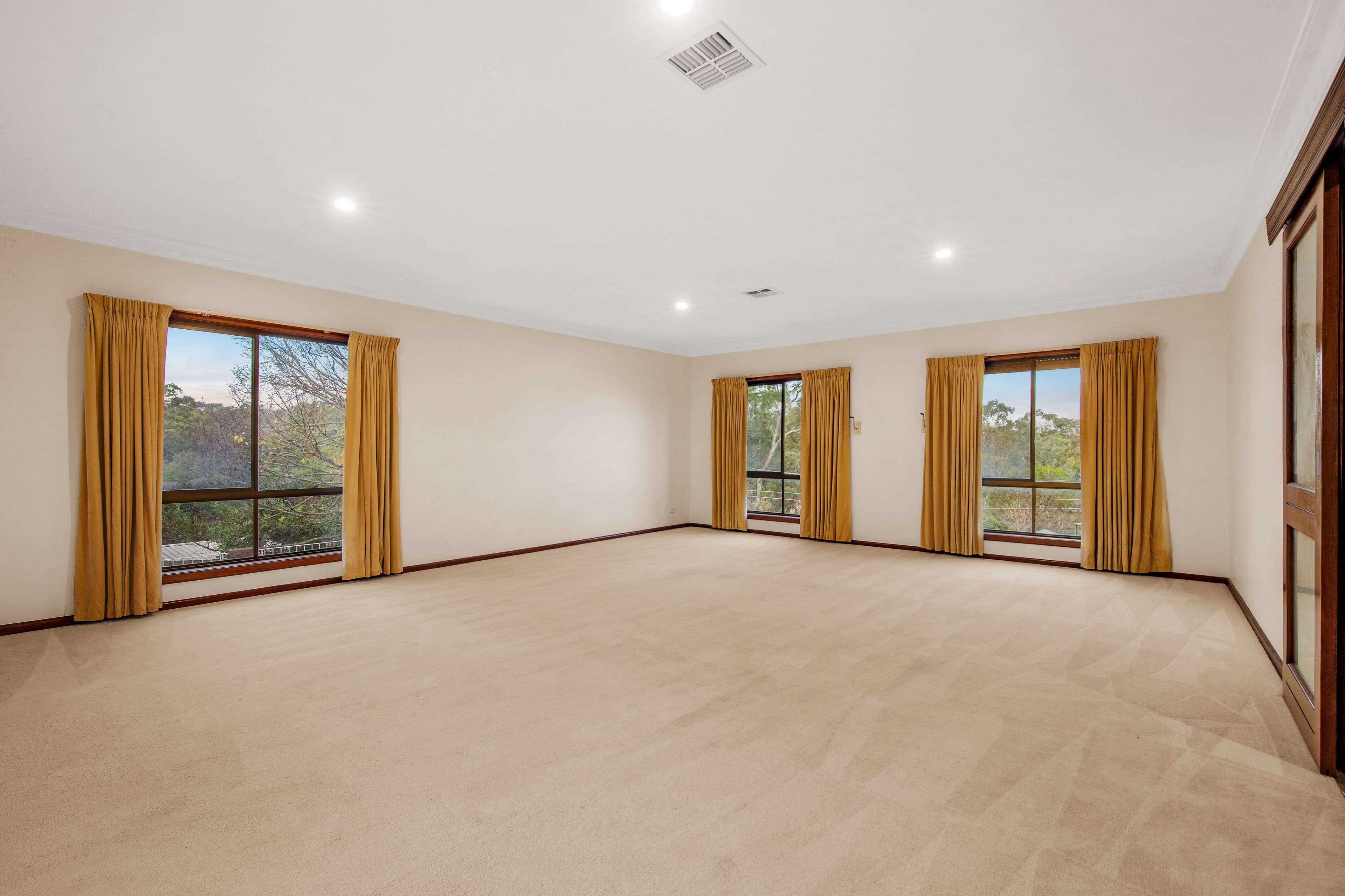11 Highview Crescent, Macleod VIC 3085, Macleod - Thumbnail 2