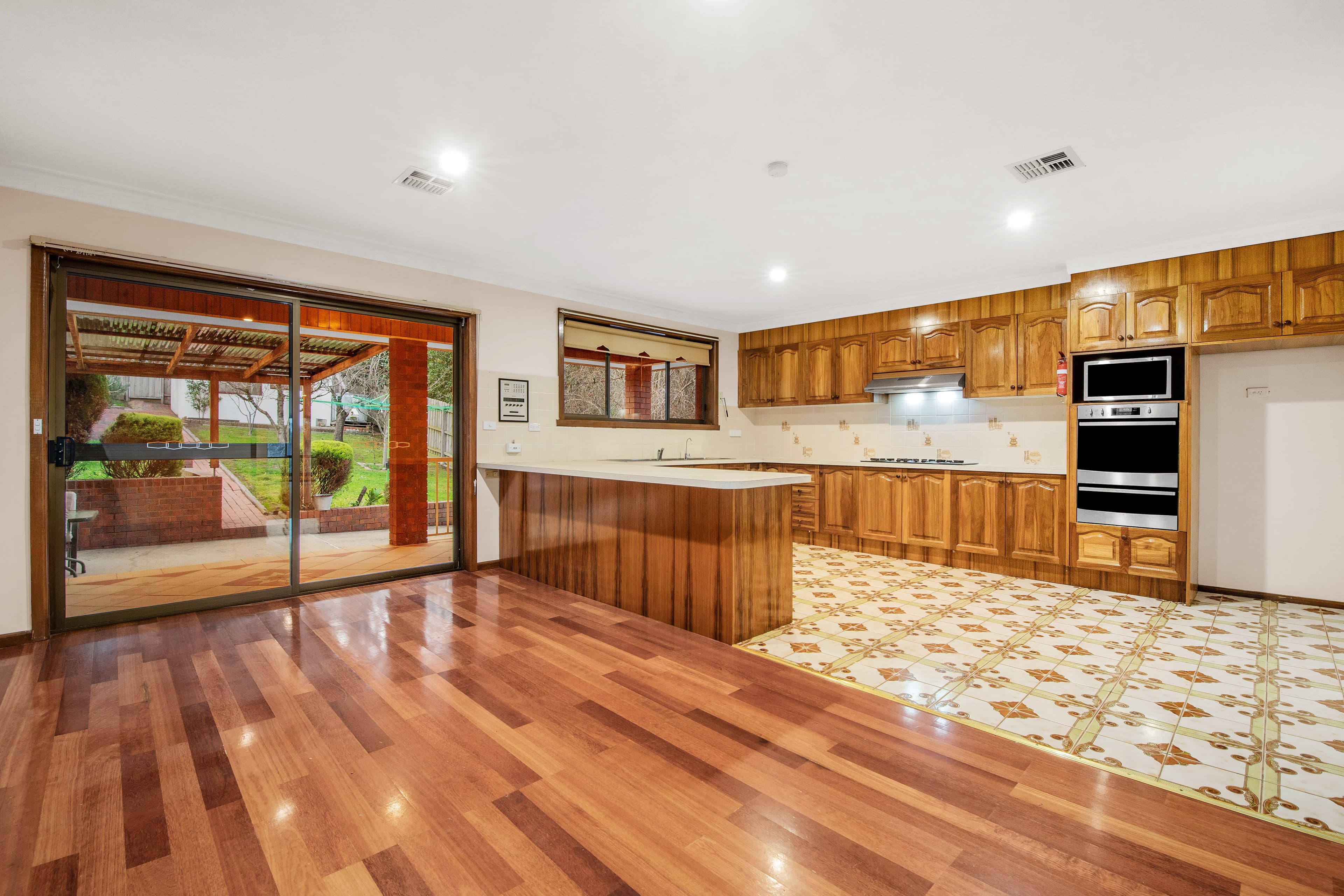 11 Highview Crescent, Macleod VIC 3085, Macleod - Thumbnail 3
