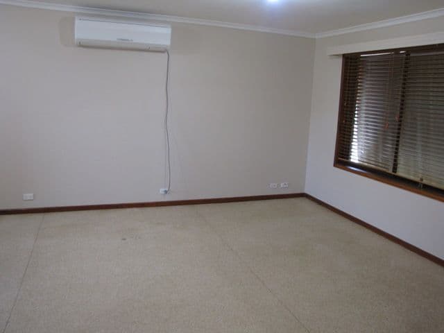 33 Barker Street, LOXTON SA 5333, Loxton - Thumbnail 2