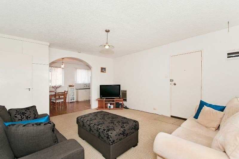 11 McKeahnie Street, QUEANBEYAN NSW 2620, Queanbeyan - Thumbnail 2