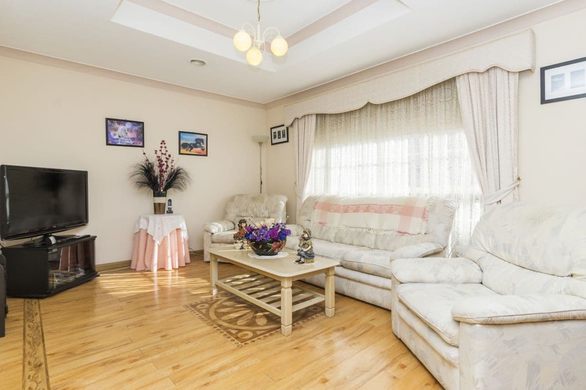 53 Central Avenue, Altona Meadows VIC 3028, Altona Meadows - Thumbnail 2