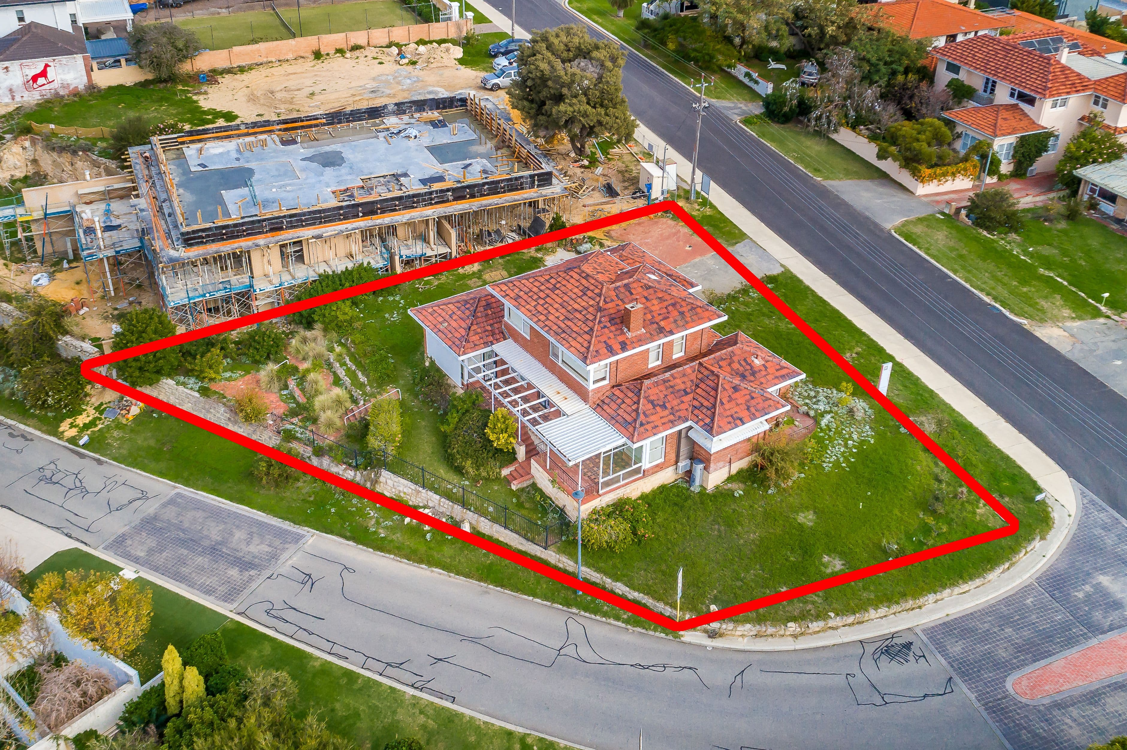 2 Saunders Street, Mosman Park WA 6012, Mosman Park - Thumbnail 3