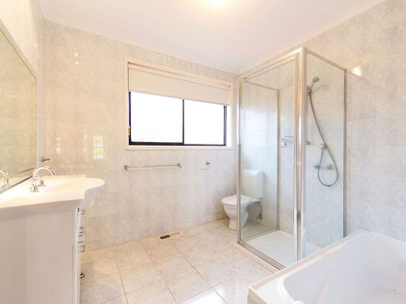 24 Barclay Drive, CHELTENHAM VIC 3192, Cheltenham - Thumbnail 8