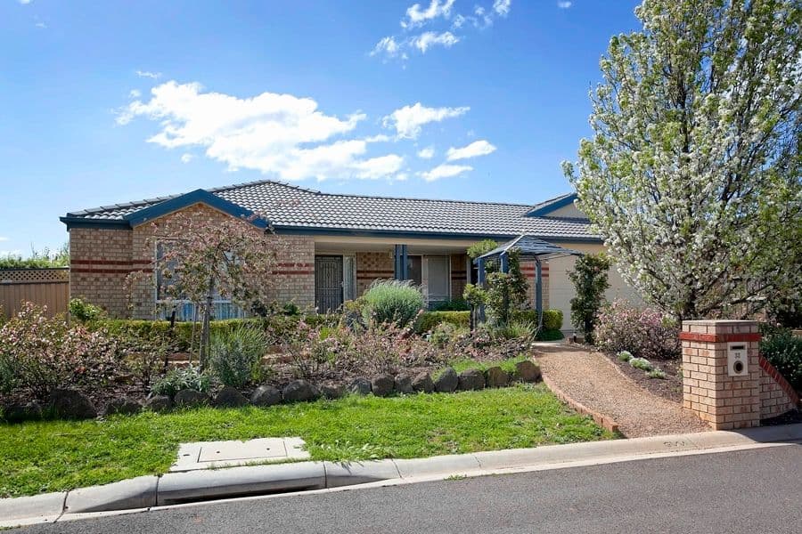 33 Ranfurlie Circuit, MELTON WEST VIC 3337, Melton West - Image 1