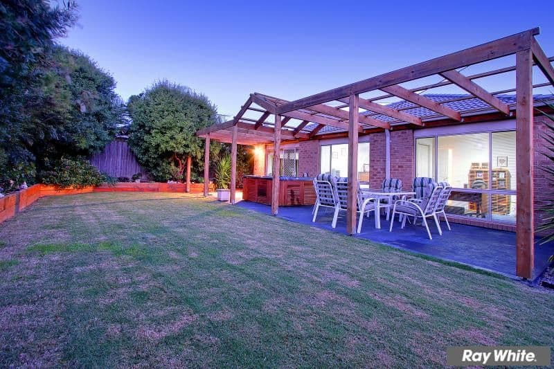 4 Whitsunday Court, MOUNT MARTHA VIC 3934, Mount Martha - Thumbnail 2