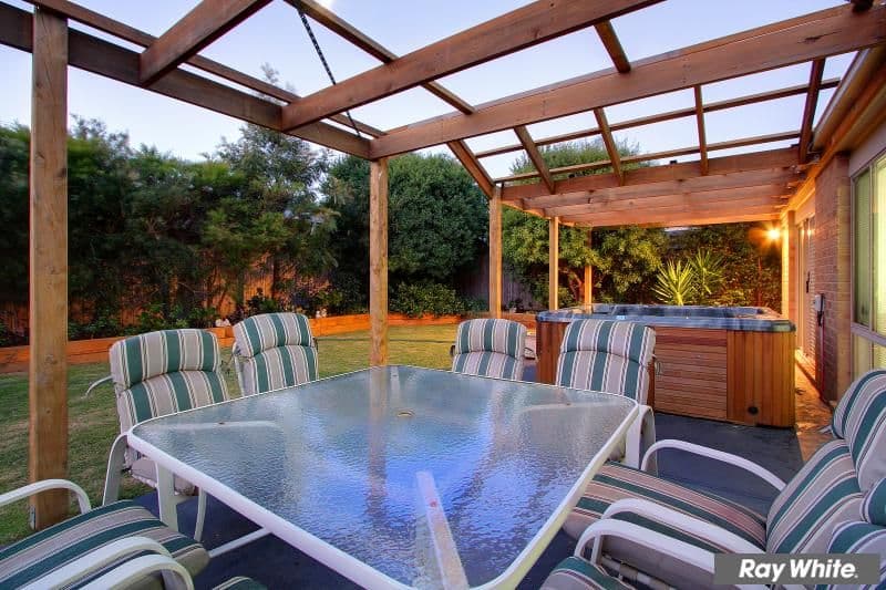 4 Whitsunday Court, MOUNT MARTHA VIC 3934, Mount Martha - Thumbnail 3