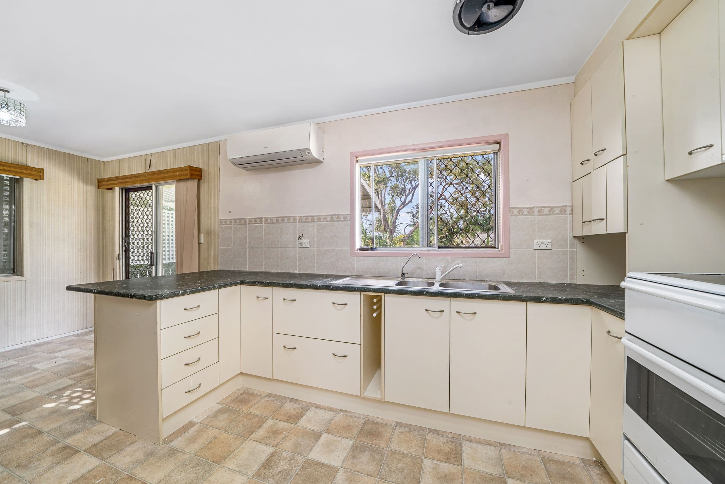 15 Conlo Crescent, Ferny Hills QLD 4055, Ferny Hills - Thumbnail 5