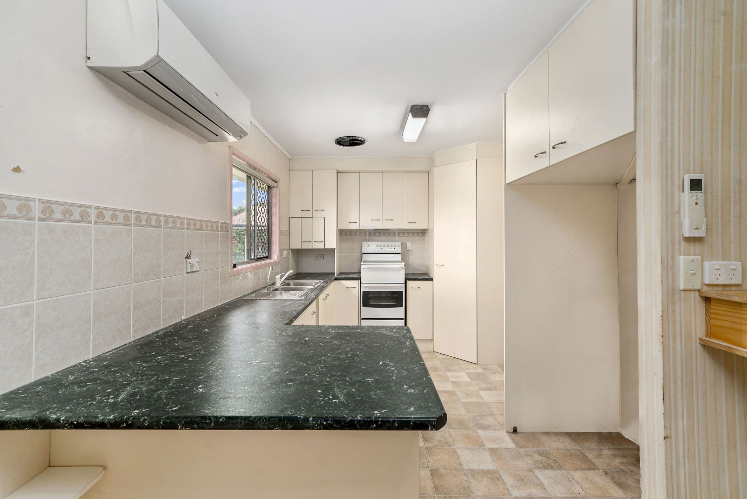 15 Conlo Crescent, Ferny Hills QLD 4055, Ferny Hills - Thumbnail 7