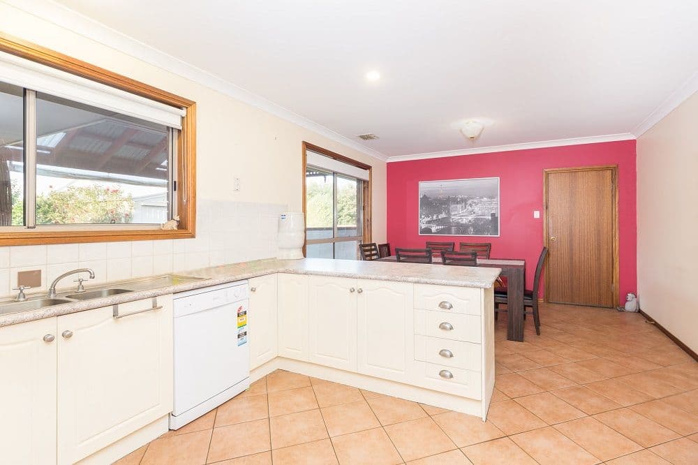 8 Cherokee Court, Mount Gambier SA 5290, Mount Gambier - Thumbnail 3